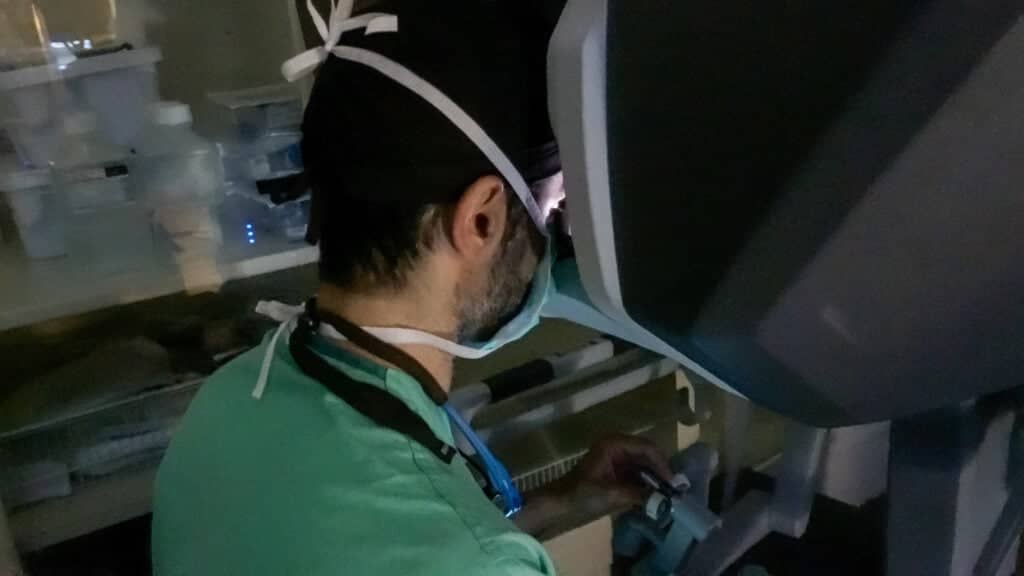 Dr. Hemmati using the DaVinci system